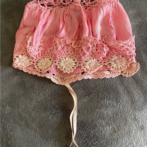 Vintage Bed Bonnets
Set of 2
1 Light Pink
1 Dark Pink - Picture 4 of 7